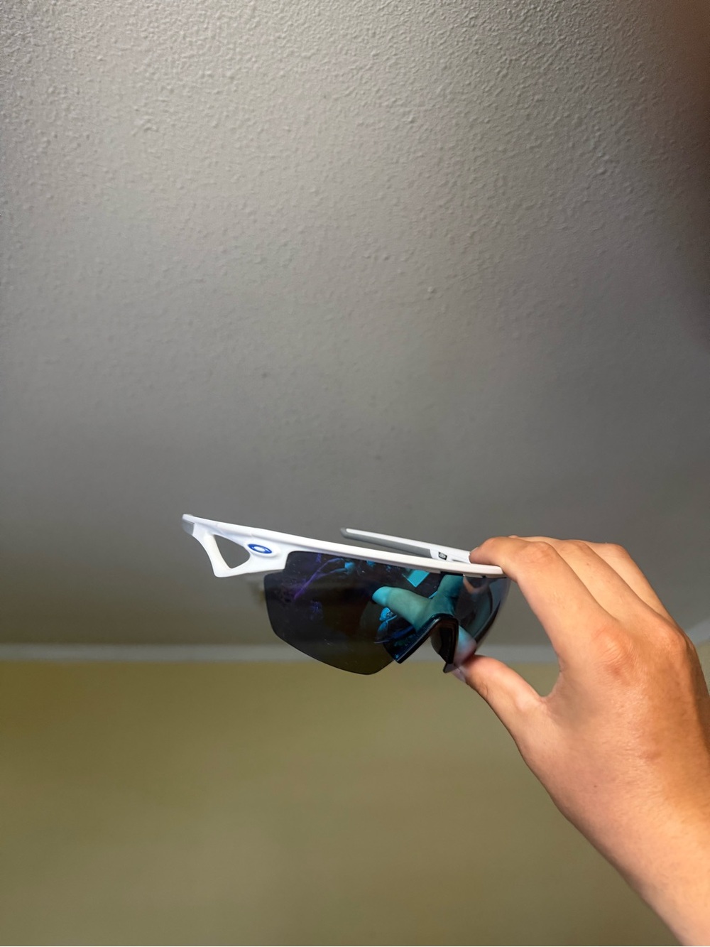 White Oaks o sunglasses Men's Sport Sunglasses with Blue Iridium Lens